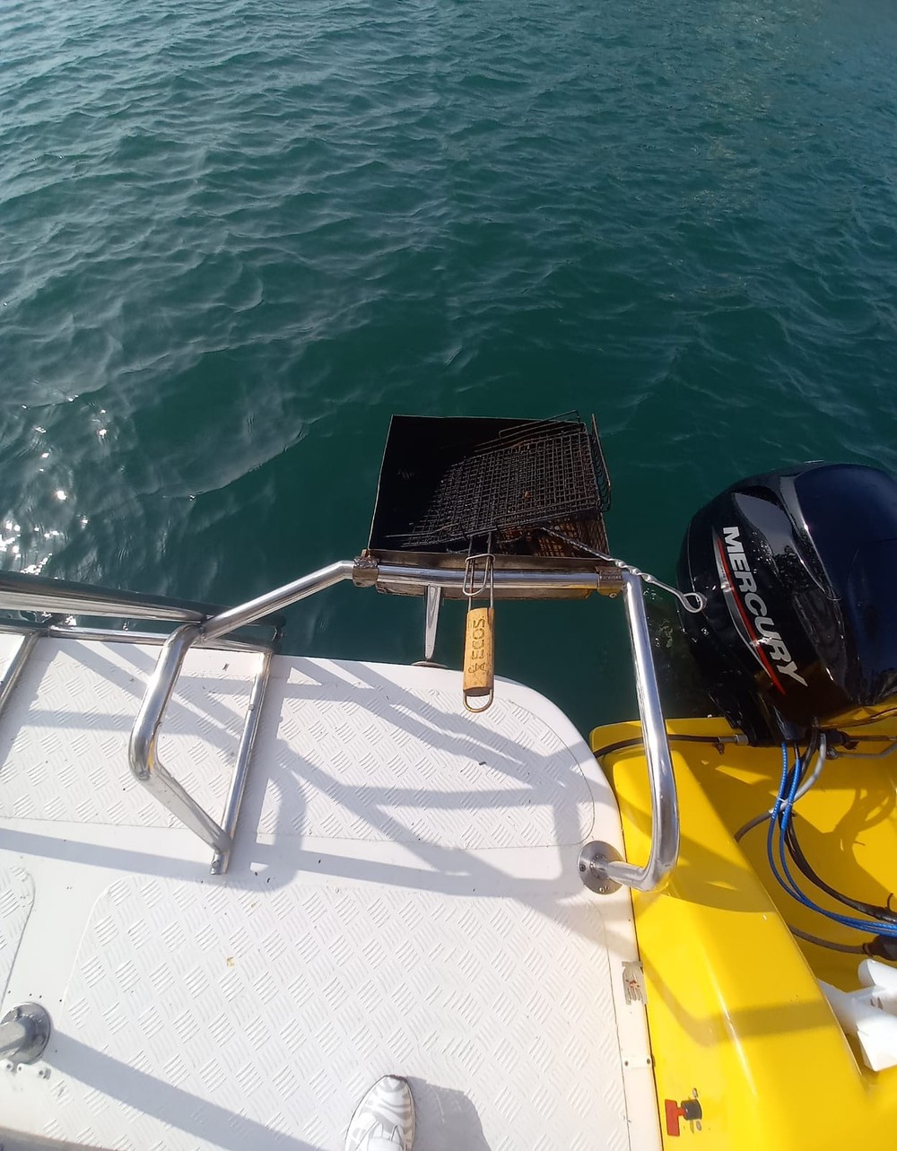 Черноморская рыбалка и пикник в открытом море (4/10)