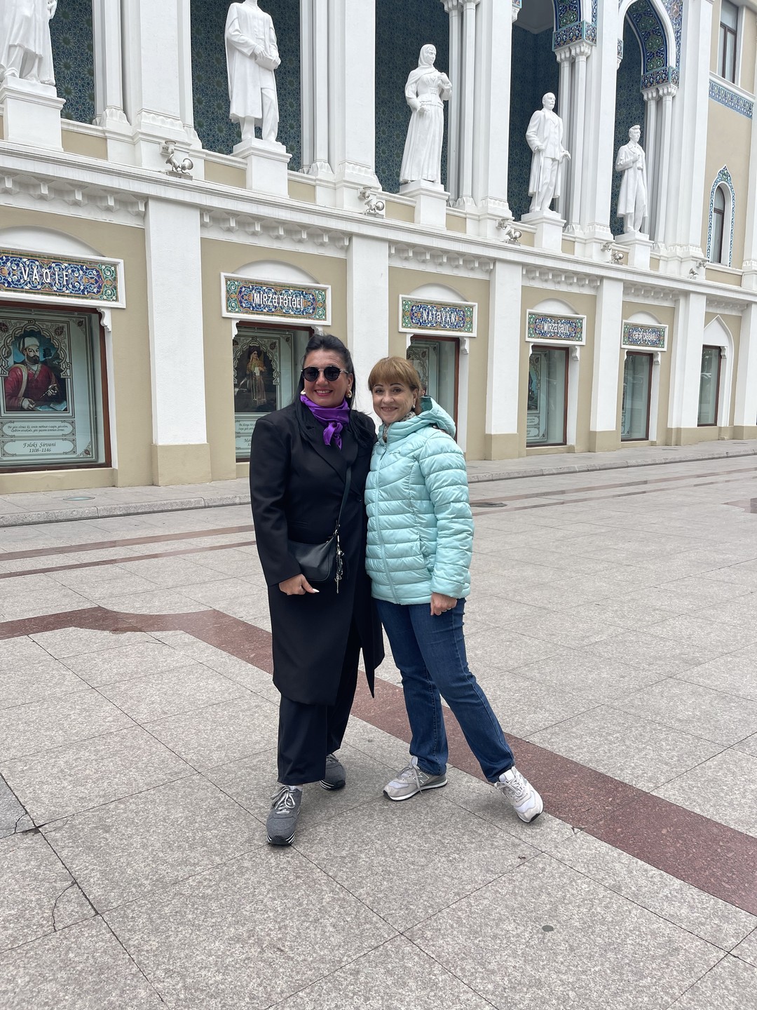 Экскурсию Солнечные ковры нам замечательно провела солнечная Нармина! В самом музее все сделано с любовью, вкусом