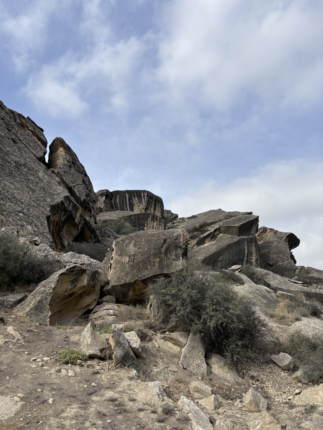 Гобустан: первобытный уют или искусство древнего человека (Ирина)