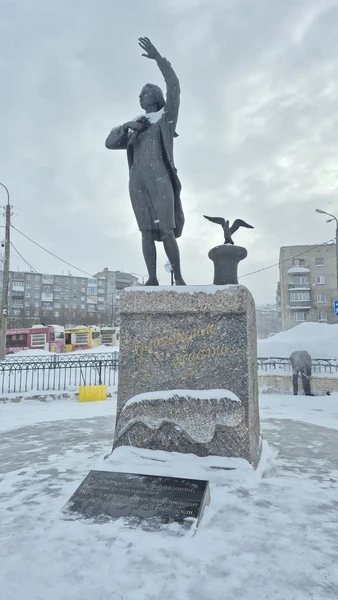 Мурманск — город, который влюбляет в себя не парадными фасадами, а характером: сильным, искренним, немного суровым