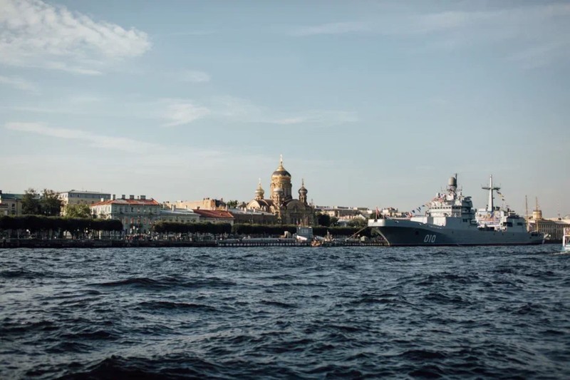 Петровский Петербург — на катере