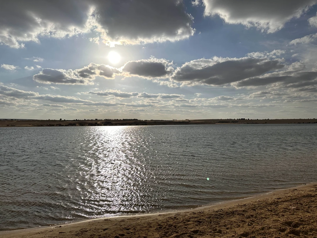 Очень понравилась экскурсия с элементами экстрима в виде катания на сент борде по барханам и экстремального