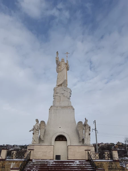 Огромное Спасибо Сергею за увлекательное путешествие по городам,за комфортное вождение. С погодой повезло, узнали много интересного