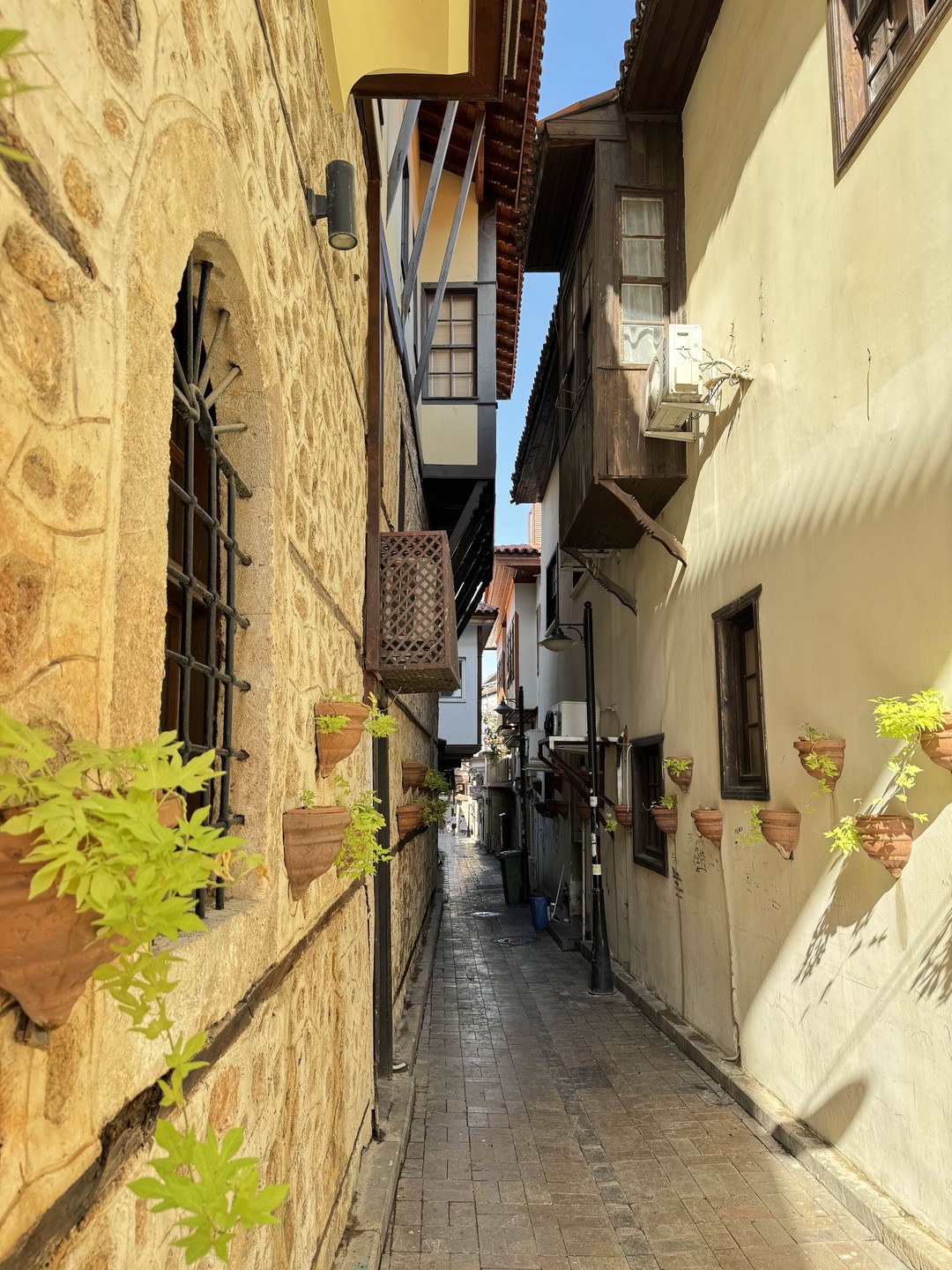 Экскурсия понравилась своим спокойным и размеренным темпом. Прогулка получилась приятная и познавательная. По мимо своего материала