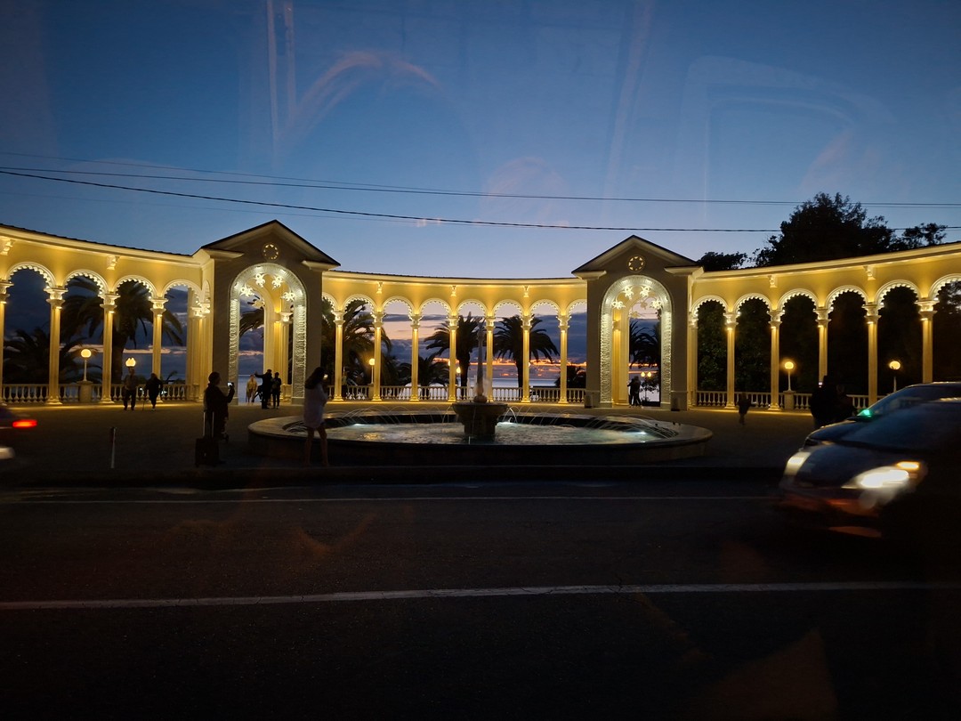 Это было отлично, трансфер к отелю, интересный водитель-гид и цена вполне приемлема