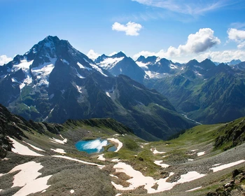 Архыз: горнолыжный курорт «Романтик», Аланское городище, наскальный Лик Христа