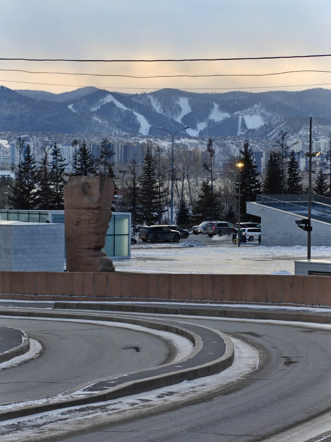 Если вы, как и мы, в Красноярске впервые и не надолго, рекомендуем индивидуальную автомобильную экскурсию с