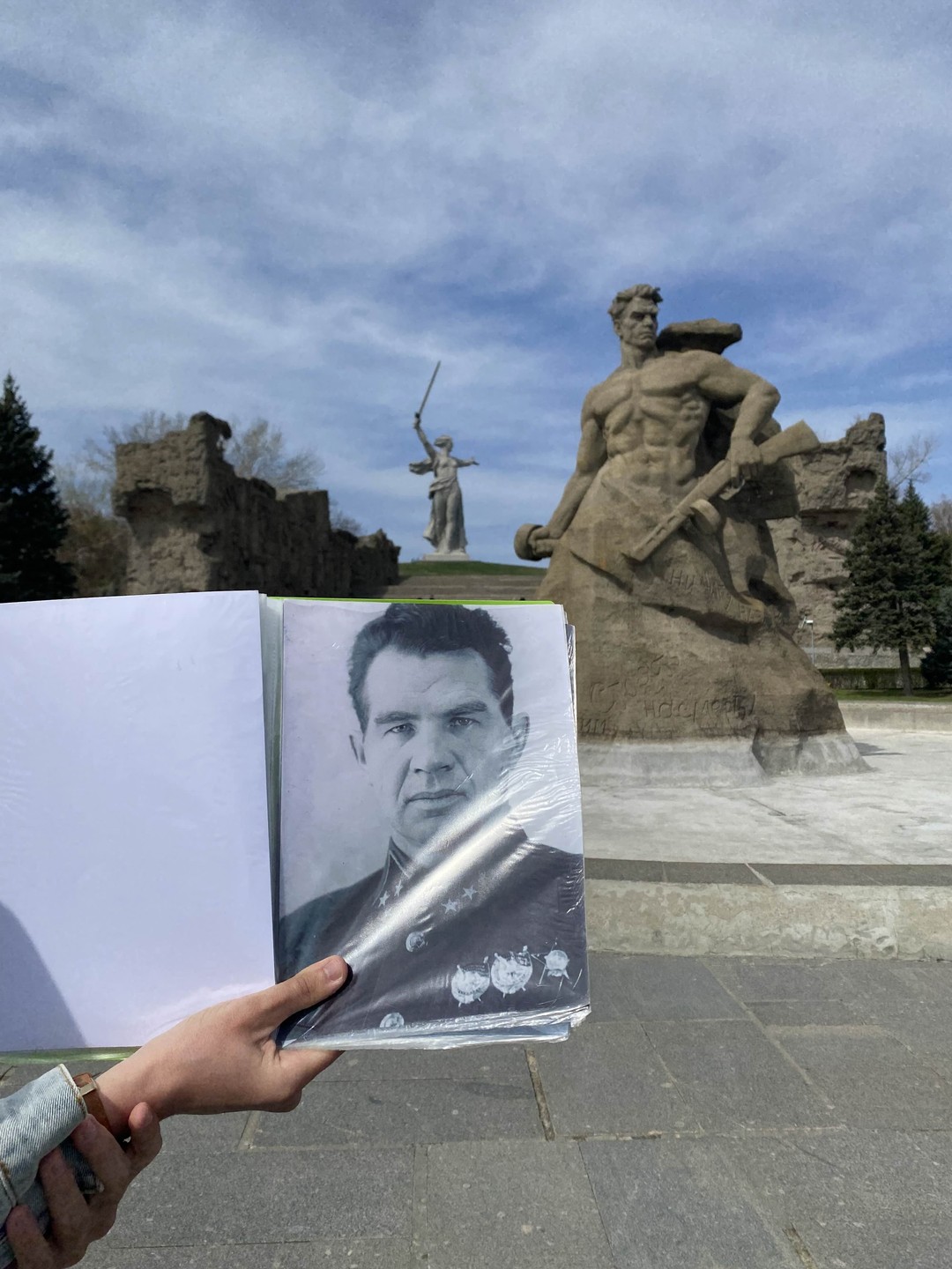 Большое спасибо экскурсоводу Андрею за интересный рассказ. Приводит много примеров из истории своей семьи, которая неразрывно