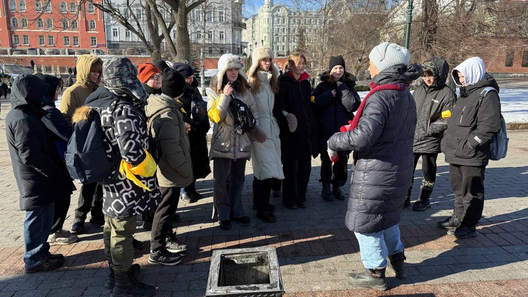 Что расскажут кремлёвские стены? Прогулка по Красной площади и Александровскому саду (Елена)