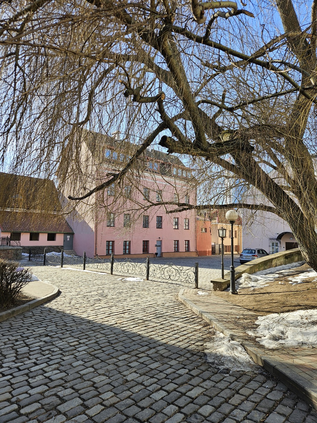 Благодарю Елену за прекрасную экскурсию по Минску. Хочу отметить, что Елена прекрасный водитель и гид. Обзорная
