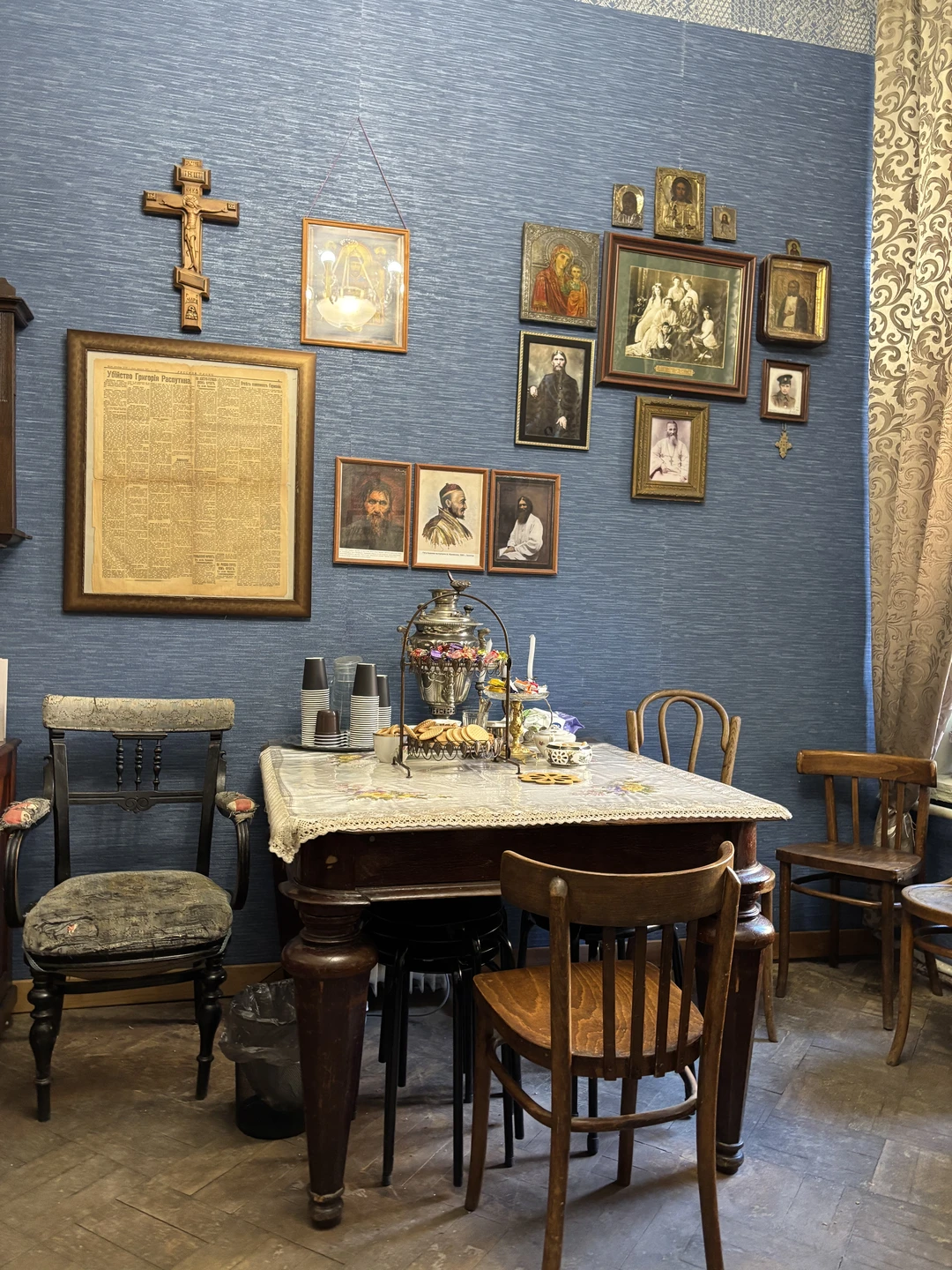 Экскурсия очень понравилось. Прям два в одном: посмотрели коммуналку и узнала очень много нового и интересного