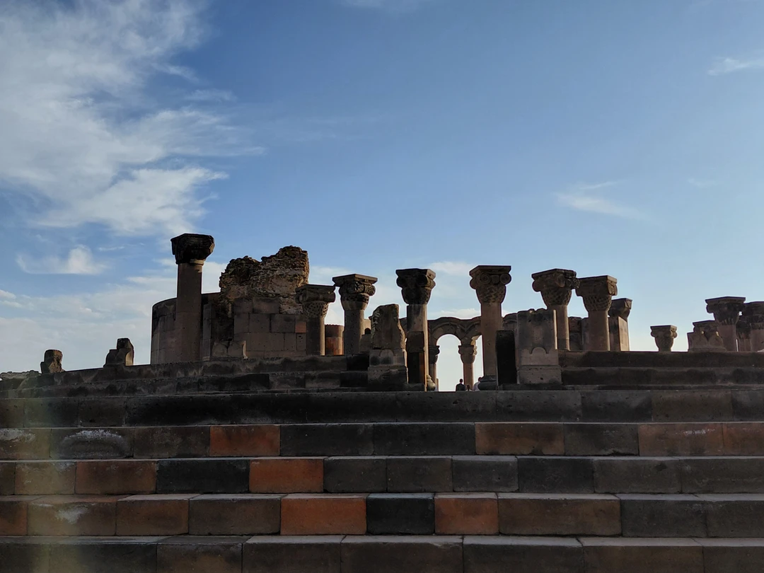 Рекомендуем экскурсию от Тиграна, который учтёт все ваши пожелания! Познакомитесь с историко-культурным, религиозным и археологическим наследием