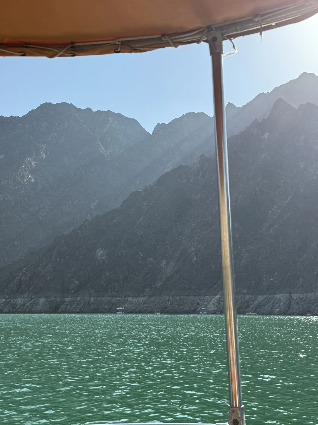 Ездили в тур с Мохаммадом. 2 взрослых, 2 детей и подросток. Все прошло замечательно. Тур понравился)