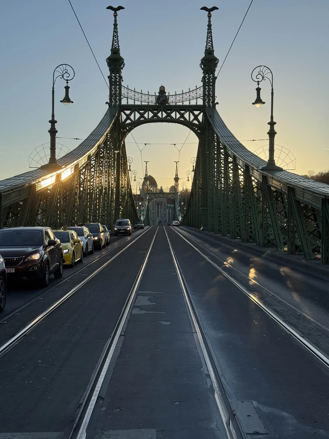 Анатолий, очень хороший гид!