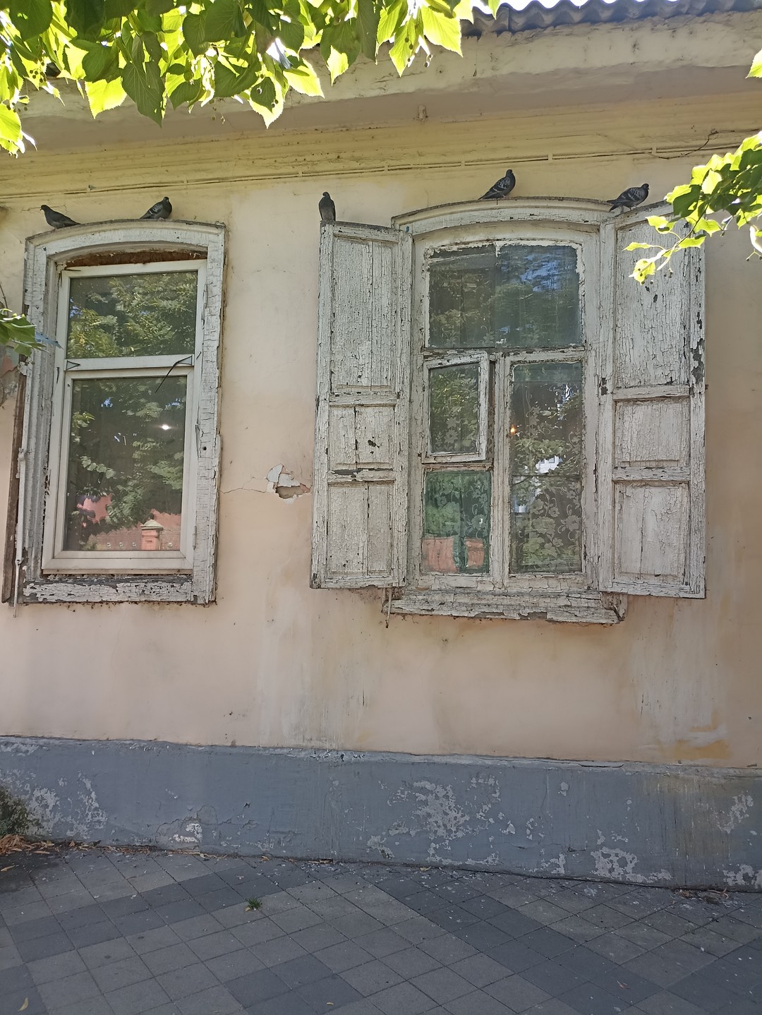 Побывала на индивидуальной экскурсии у великана Дмитрия. Основательно и неспешно он раскрывал временные рамки и рассказывал