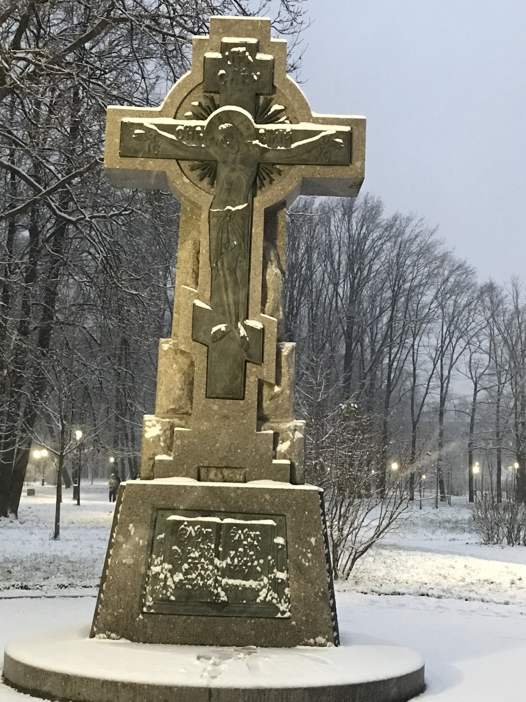 Константин- прекрасный гид! Мне повезло «окунуться» в мир истории с таким увлечённым своим делом человеком! Рекомендую!