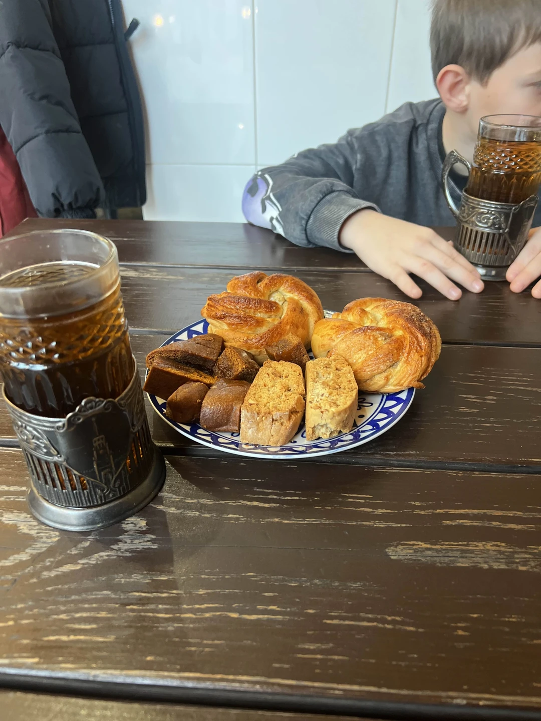 Было увлекательно и вкусно! Спасибо за гостеприимство! Самые вкусные пряники, в этой пекарне!