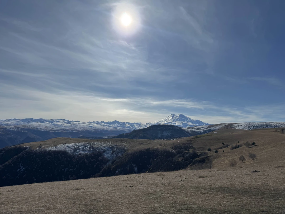 Понравилось, что утром в 7:30 открыл Трипстер и уже в 10:00 мы сидели в комфортабельном новеньком