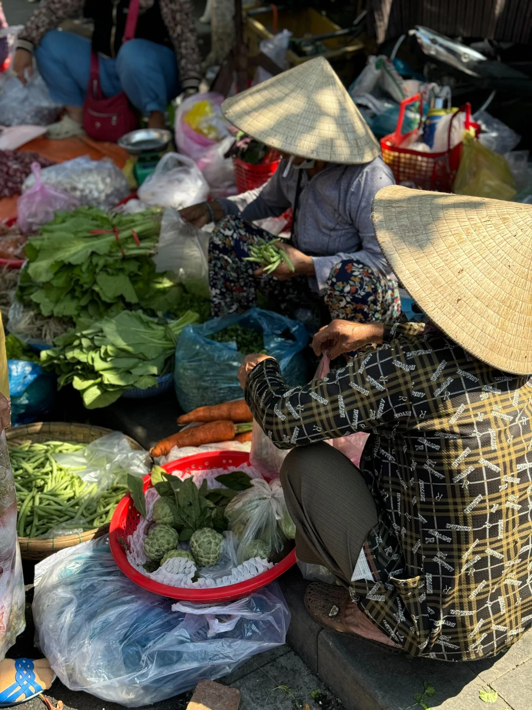 Во-первых, я рекомендую всем непременно побывать в этом невероятном городе — максимально аутентичном Хойане! Тут и