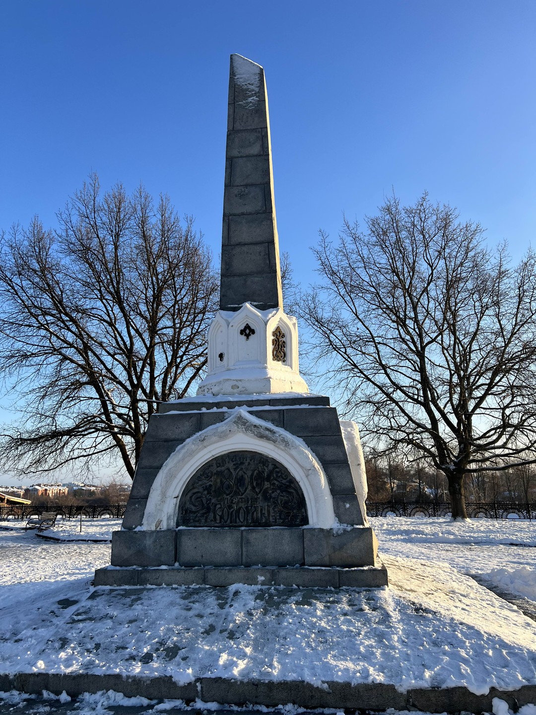Нам очень понравилось, понятно будет любому от школьника до взрослых