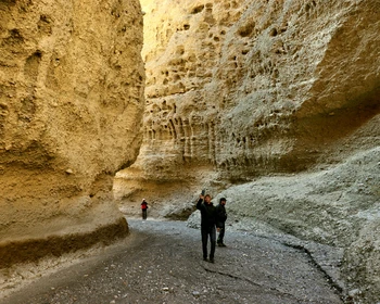 Выплавка металла, каньоны Джангакты и горы Сары-Тоо, мастер-класс по ковроткачеству