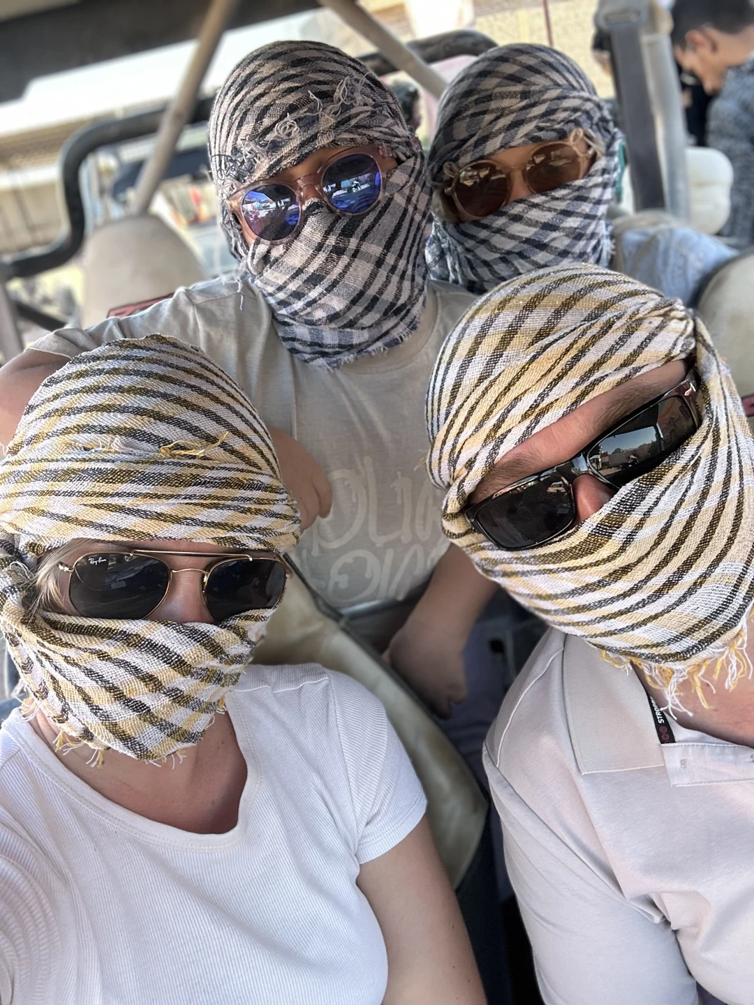 Очень хорошая организация, поездка впечатлила, атмосферно, но очень мало по времени, нам не хватило. Лучше брать