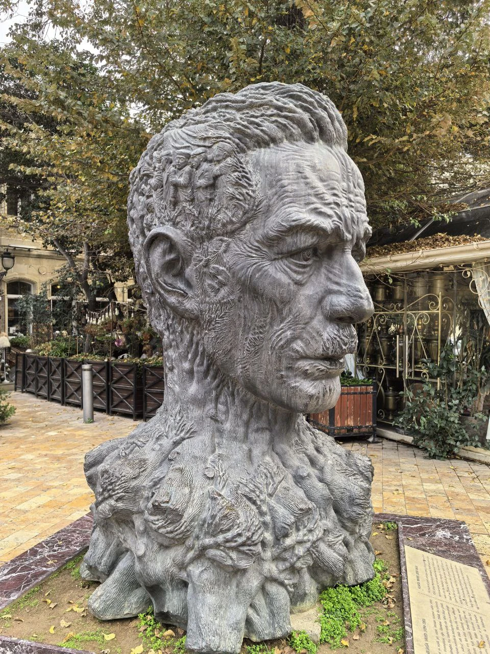 Отличная экскурсия по Старому Городу, гид Огуз не только прекрасно вовлекает в историю древних времён, но