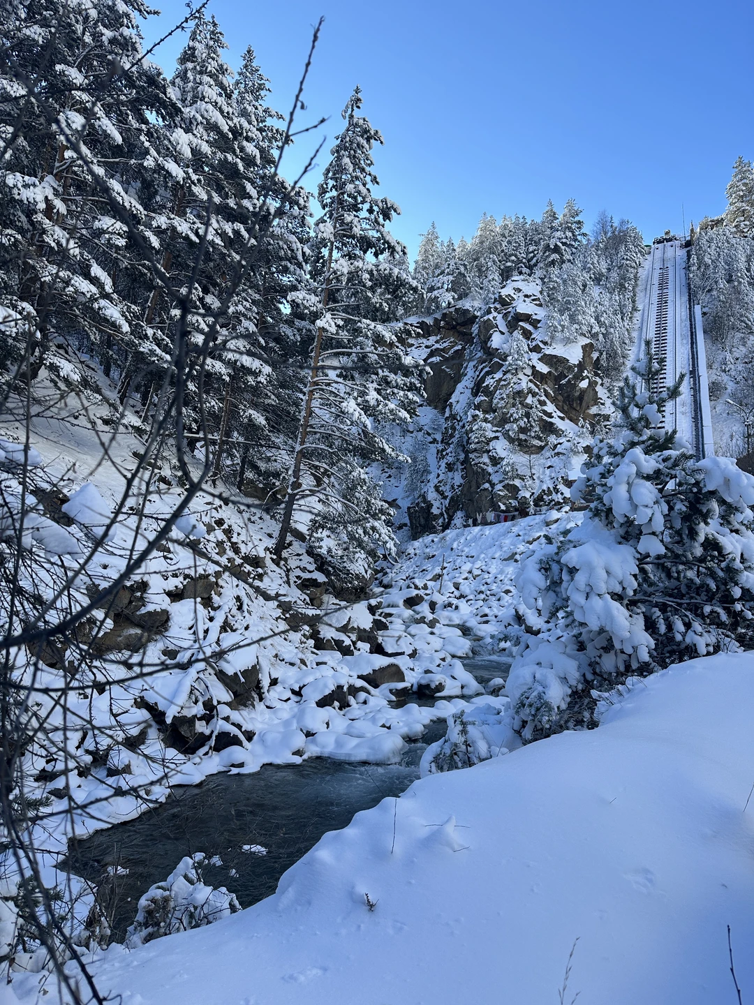 导游谢尔盖也是非常有责任心，非常靠谱，路线安排也很合理，很多时间可以自己游览，推荐。