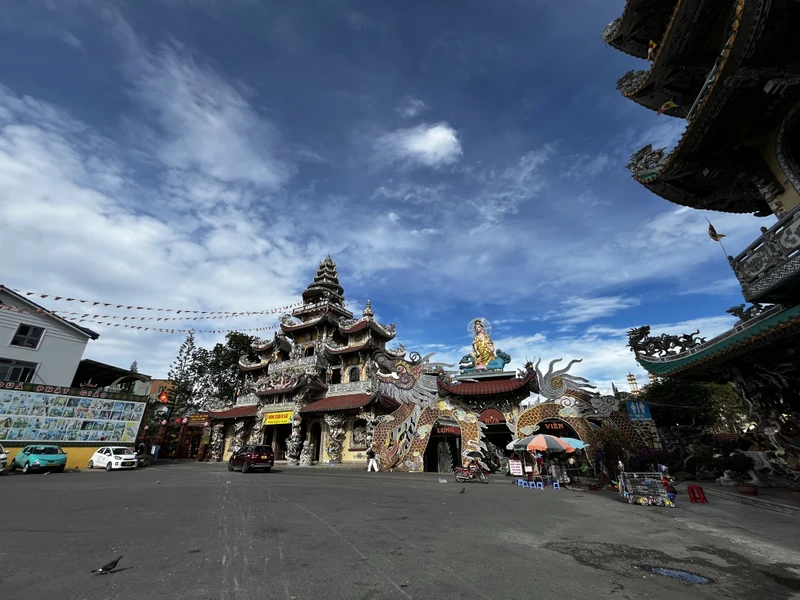 Экскурсовод был просто нереально крутой! Николай, спасибо ещё раз огромное за истории!