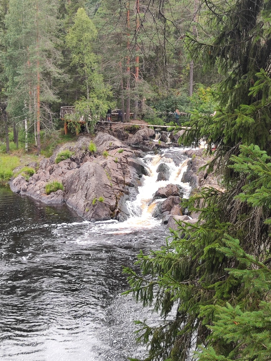 Изначально было немного волнительно, это была наша первая экскурсия в незнакомом месте и с незнакомыми людьми,