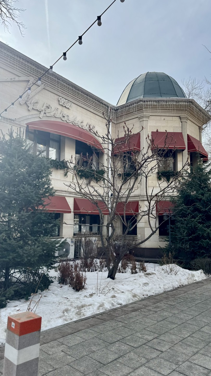 Прекрасная прогулочная экскурсия, насыщена интересным рассказом и достопримечательностями города. Неспешно, подробно и увлекательно. Рекомендую!