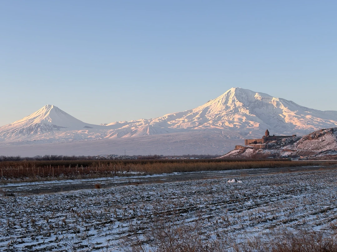 Все прошло отлично! Экскурсовод приехал вовремя, забрал нас от нашего отеля, по пути рассказывал исторические факты
