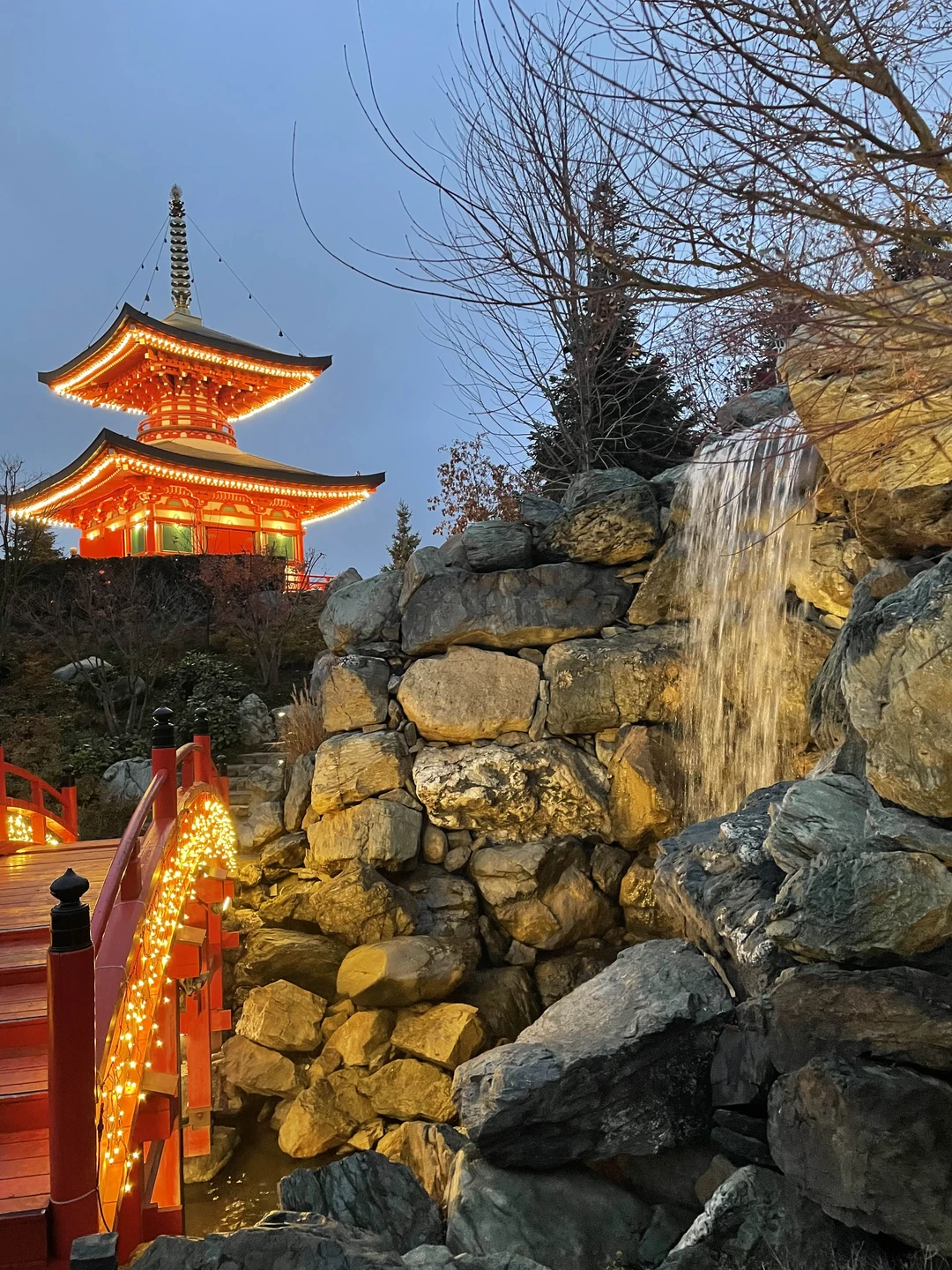 Великолепно! Экскурсия превзошла все ожидания! Но надо иметь силы: вместо 2 часов ходили 4, попали в