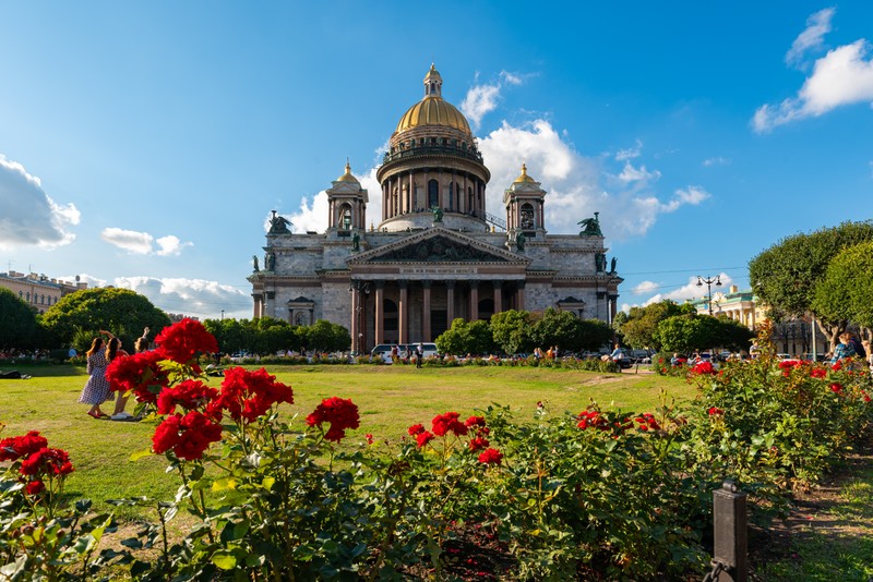 Исаакиевский собор и колоннада: Петербург сверху