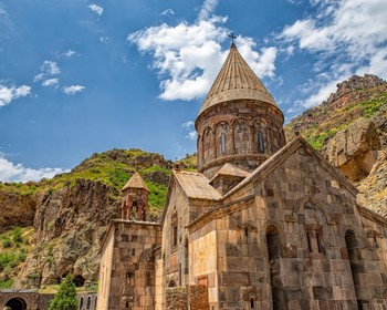 Монастырь Гегард, храм Гарни и дегустация коньяка