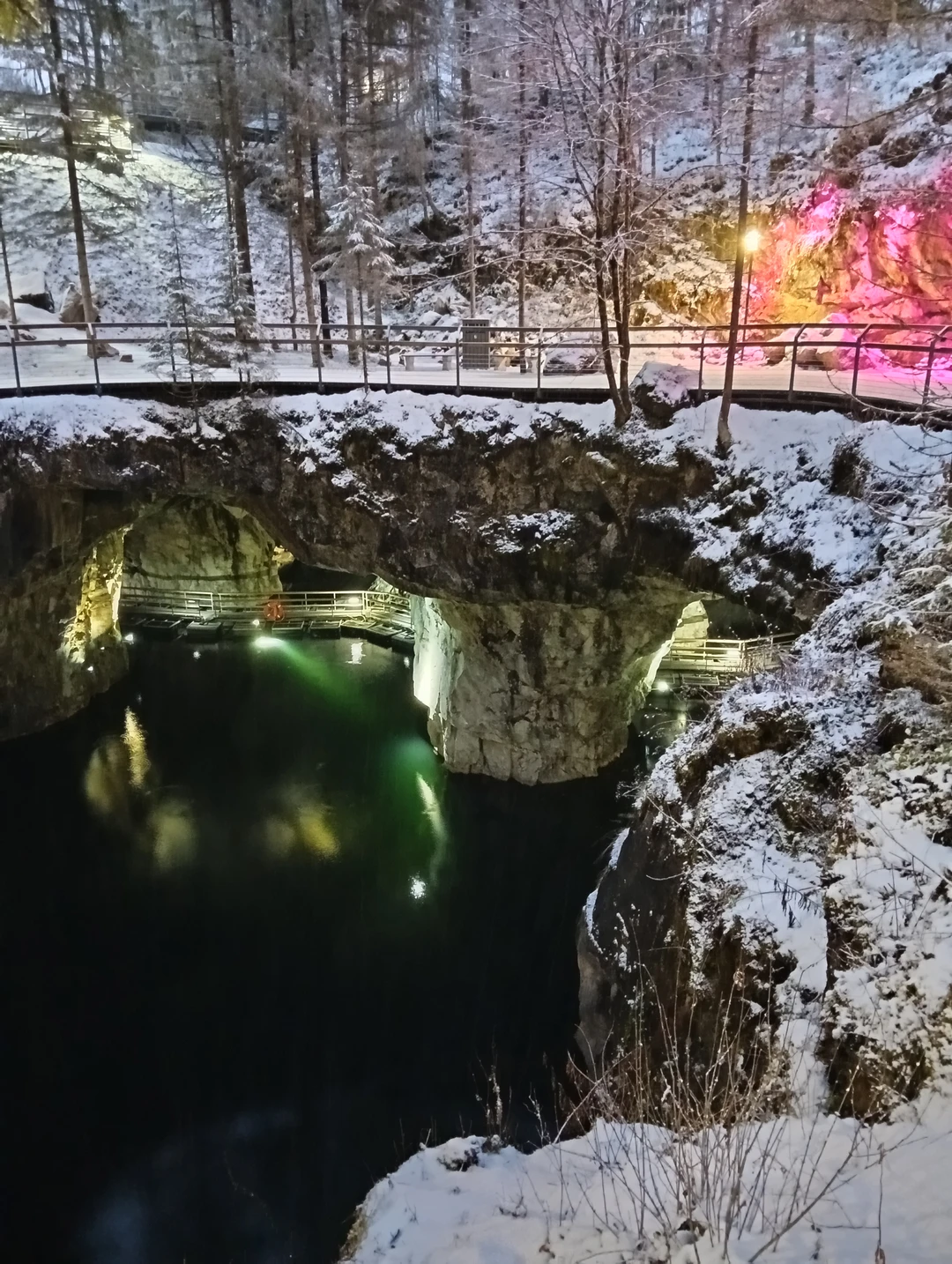 Экскурсия очень понравилась! Нашим гидом был Никита - великолепно рассказывает! Очень интересно, с юмором там где