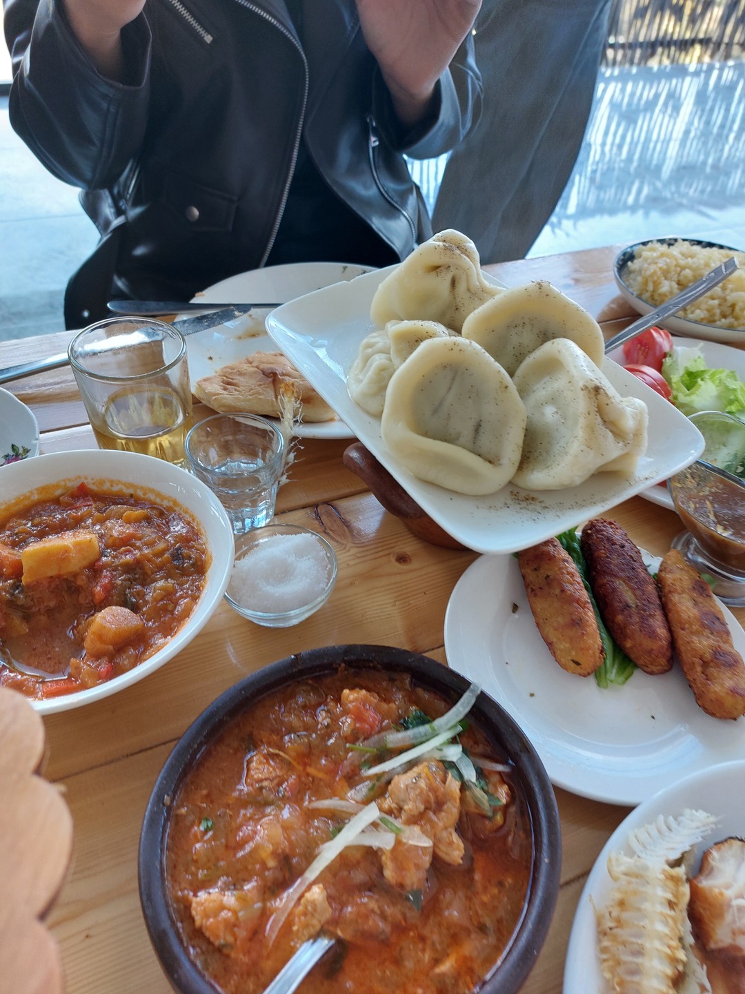 Незабываемая поездка. Очень весёлый и позитивный Муртаз. Удачно выбраны локации. Гид имеет большой запас информации, индивидуально