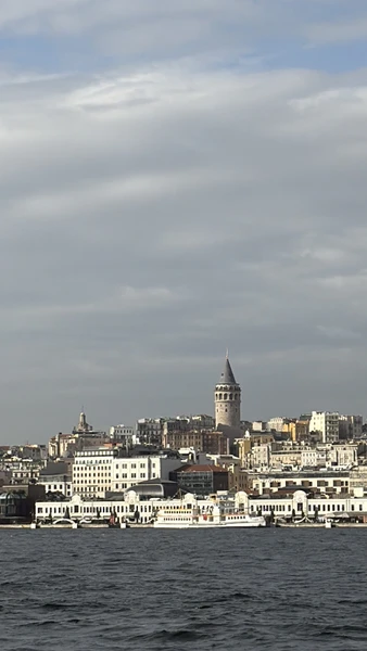 Недавняя прогулка по Босфору с гидом Курбаном стала настоящим открытием! Это было не просто путешествие по