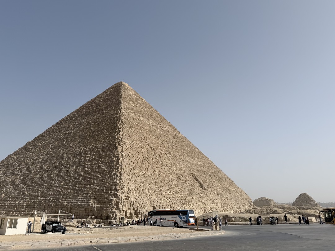 С нами был экскурсовод Ахмед