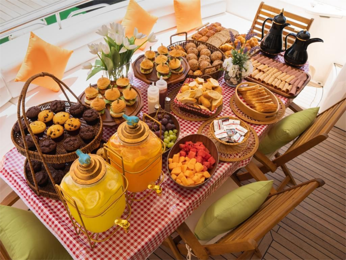 Круиз на роскошной яхте с завтраком (всё включено)