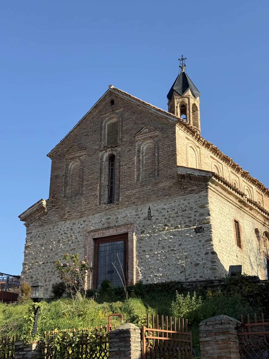 Посетили Кахетию, с гидом Георгием, всем рекомендуем данного гида, хорошая ненавязчивая экскурсия, легкая подача информации, много