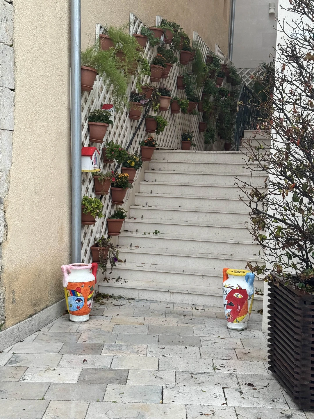 Очень рекомендую экскурсии с Ольгой. Она прекрасный рассказчик и знает ответ на любой вопрос. Мы имели