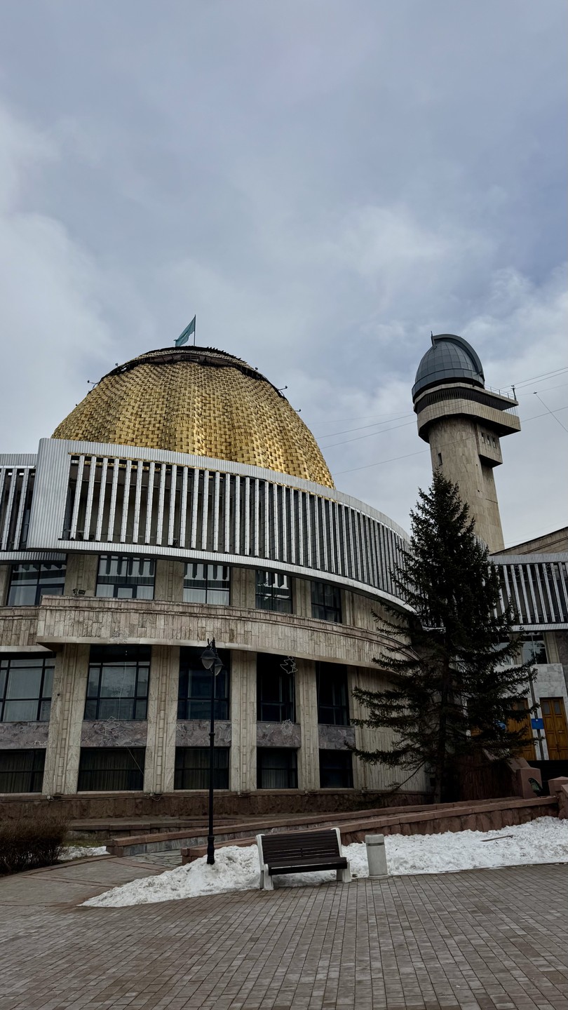 Прекрасная прогулочная экскурсия, насыщена интересным рассказом и достопримечательностями города. Неспешно, подробно и увлекательно. Рекомендую!