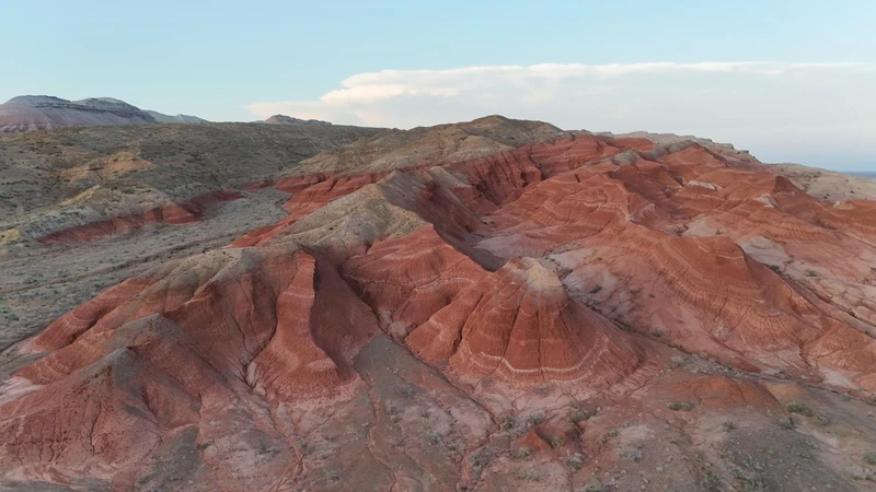 Джип-тур по нацпарку «Алтын-Эмель» в мини-группе: марсианские пейзажи, барханы и вершины