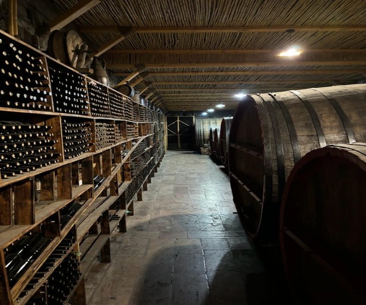 Вино, гейзер и целебные источники: путешествие из Еревана