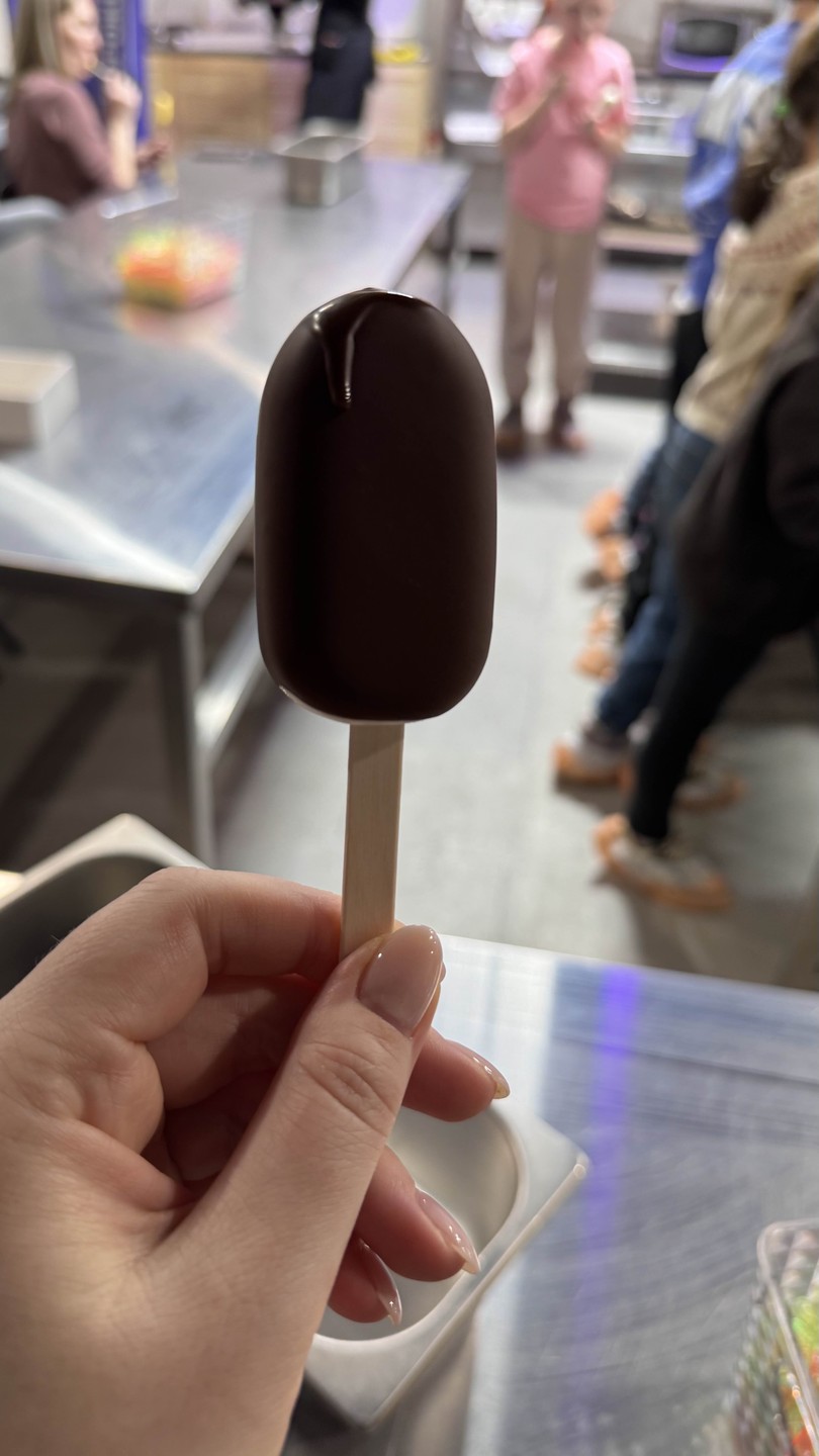 Легкая, веселая и доброжелательная атмосфера на экскурсии подкупила не только детей, но и взрослых. Огромное количество