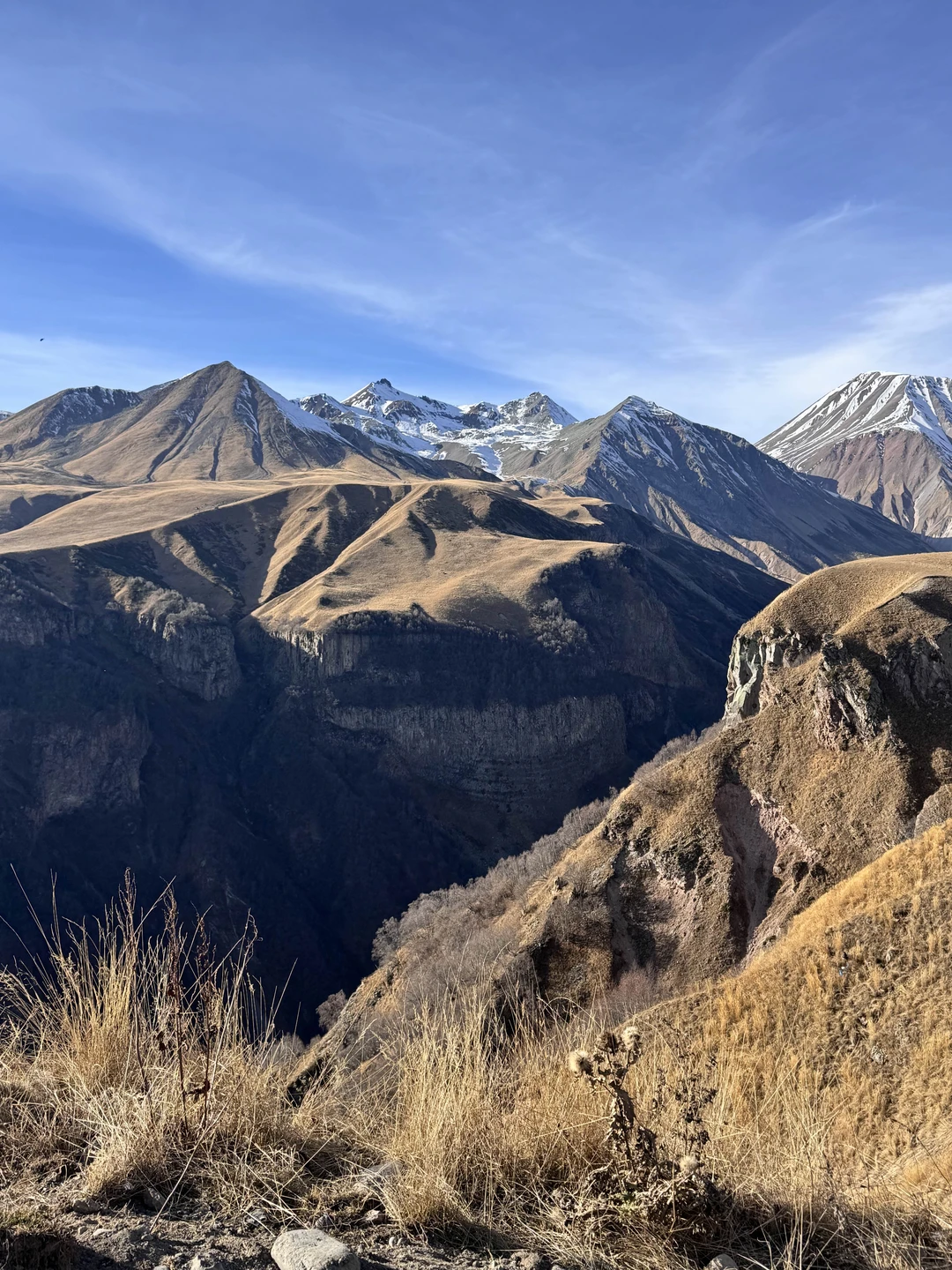 Поехали на экскурсию на Казбек втроём — остались в полном восторге! Организация на высшем уровне. Сначала