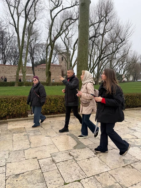 экскурсия очень понравилась, продолжительность 2,5 часа, но затянутых и пустых моментов не было. обязательно будем рекомендовать вас всем друзьям