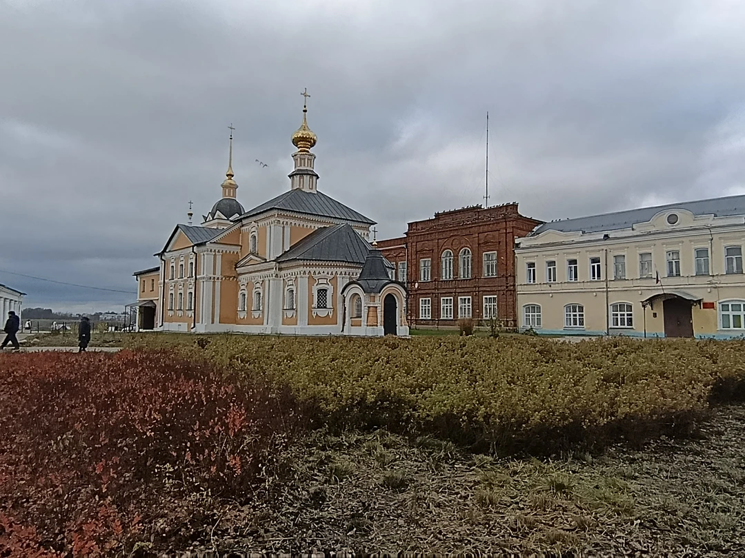 Необычная экскурсия -квест, интересный формат подачи материала. Узнали много нового, побывали и в храме, и в