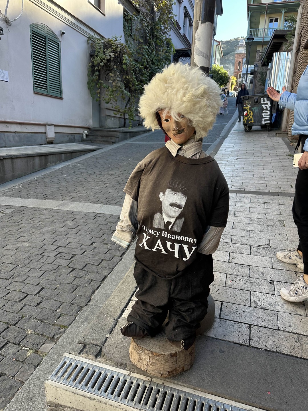 Хотелось бы отметить профессионализм водителей и экскурсовода. Карина, как экскурсовод, образованный, отзывчивый человек. -Спасибо Вам ОГРОМНОЕ!!!